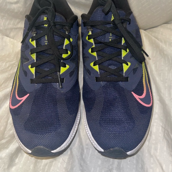 Nike Quest Women’s Sneakers, size 9, gently used - Picture 2 of 7